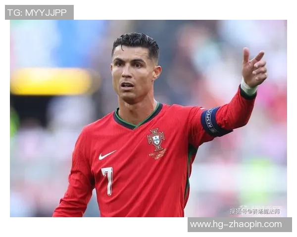 足球巨星C罗碎冰瞬间折射出的坚韧精神与无限追求的职业态度